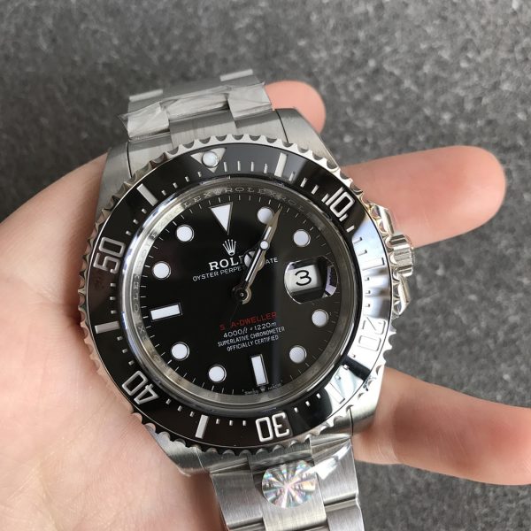 Rolex Sea-Dweller 43/44mm Single Red Ref. 126600