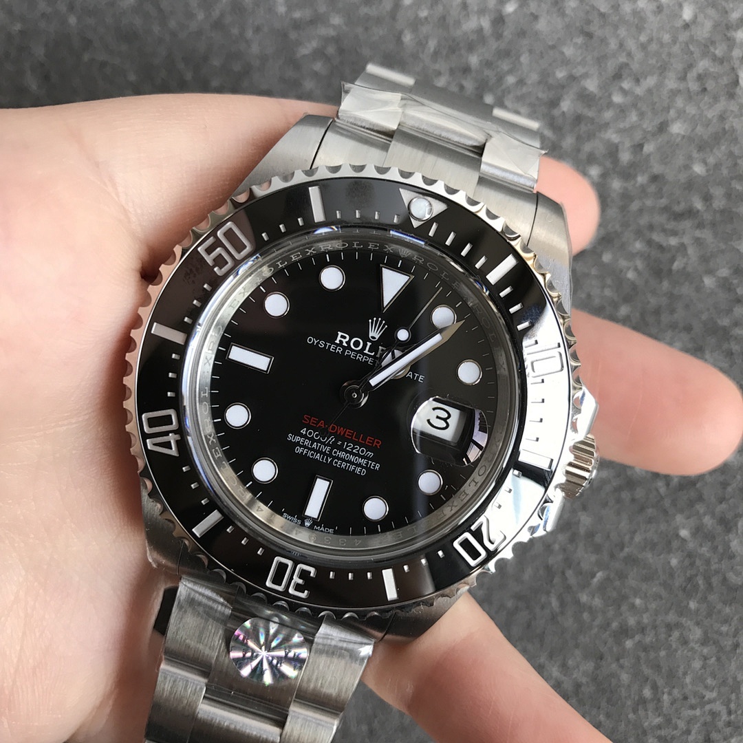 Rolex Sea-Dweller 43/44mm Single Red Ref. 126600