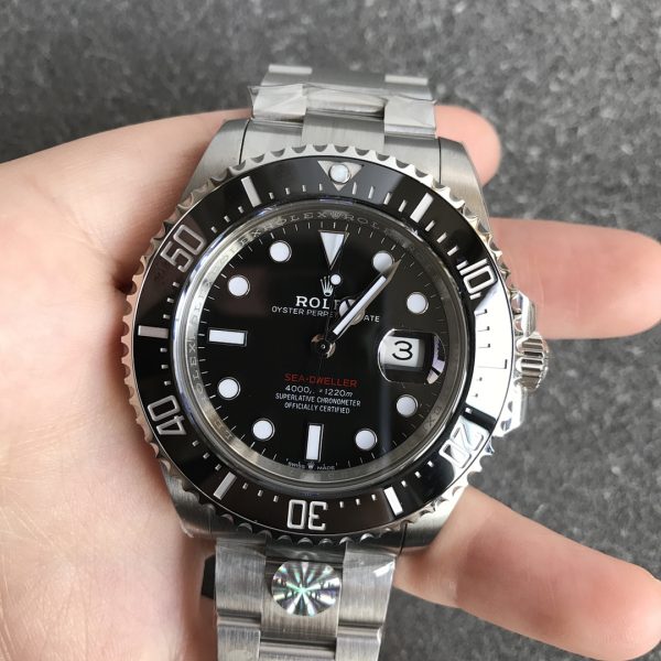 Rolex Sea-Dweller 43/44mm Single Red Ref. 126600