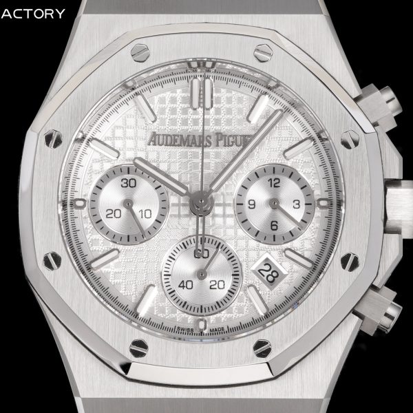 Audemars Piguet Royal Oak Selfwinding Chronograph Silver Dial Ref. 26240ST.OO.1320ST.03