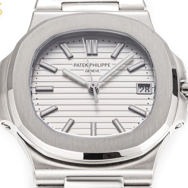 Philippe Nautilus Stainless Steel White Dial ref. 5711/1A-011