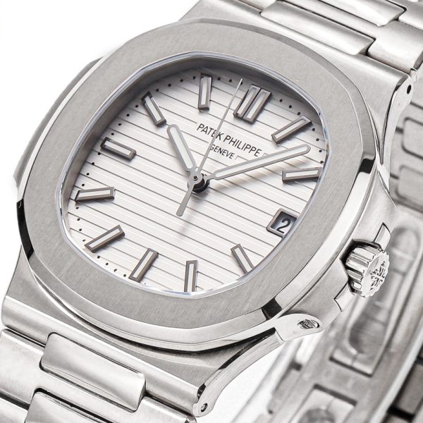 Philippe Nautilus Stainless Steel White Dial ref. 5711/1A-011