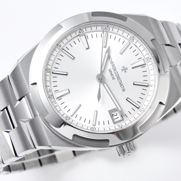Vacheron Constantin Overseas Silver Dial Ref. 4500V/110A-B126