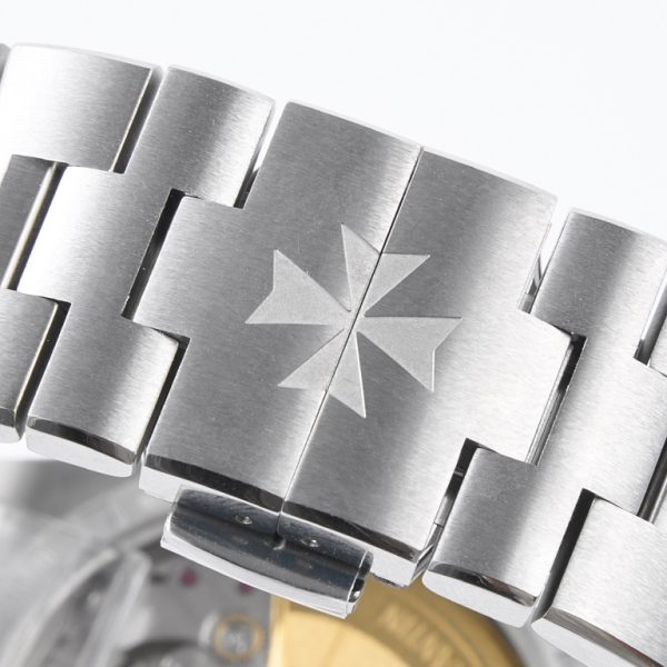 Vacheron Constantin Overseas Green Dial Ref. 4500V/110A-B483