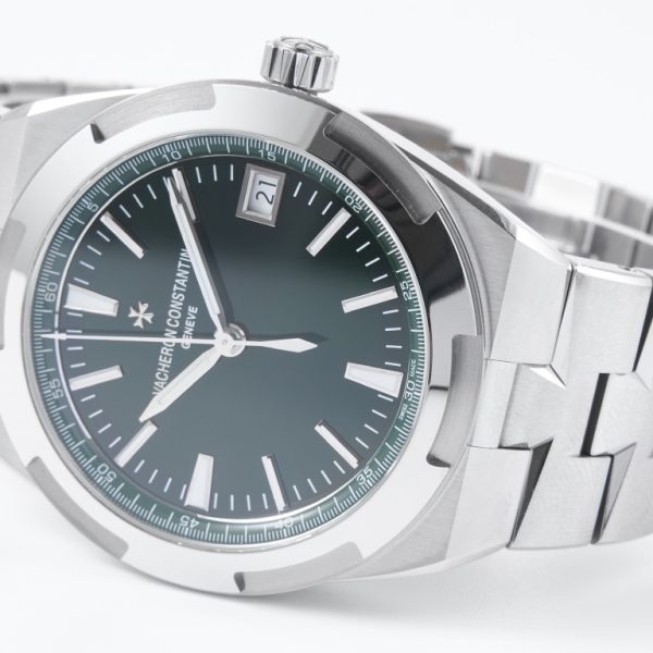 Vacheron Constantin Overseas Green Dial Ref. 4500V/110A-B483