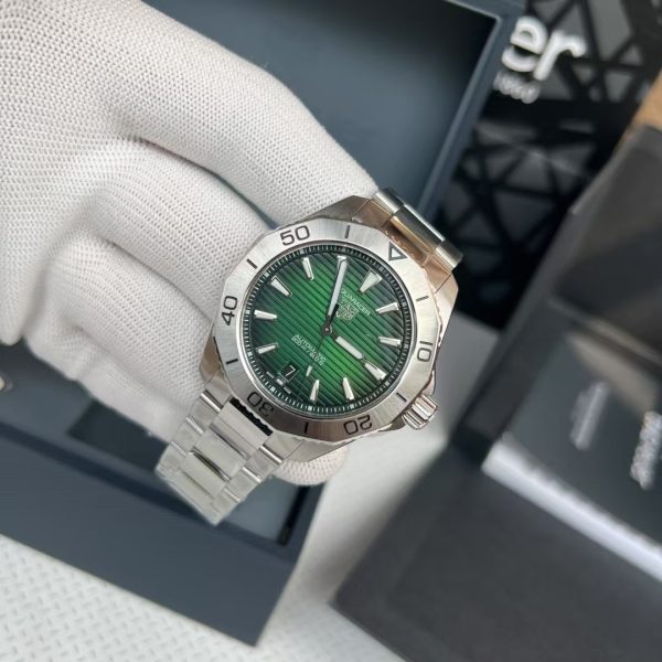 TAG Heuer Aquaracer Professional 200 Green Dial Edition Ref. WBP2115.BA0627