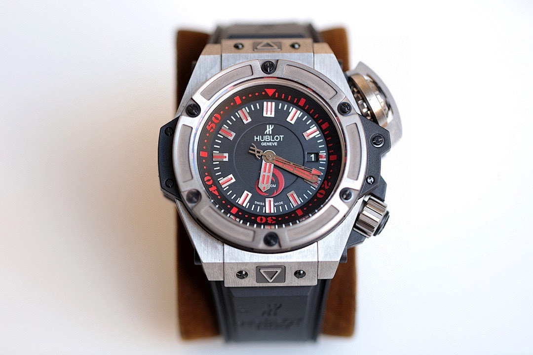 Hublot King Power Oceanographic 4000 Black Dial Red Accents ref. 731.NX.1190.RX