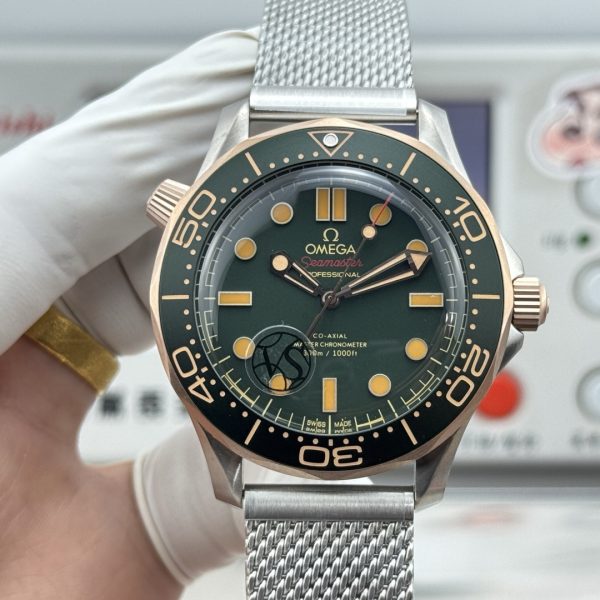 Omega Seamaster Diver 300M Green Dial ref. 210.30.42.20.10.001