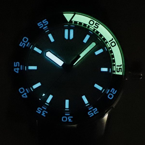 IWC Aquatimer Automatic 2000 White Dial Black Rubber Strap