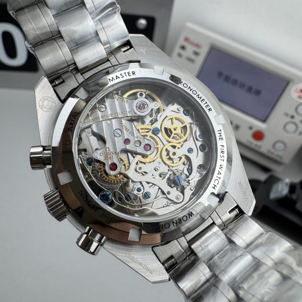 Omega Speedmaster Moonwatch Professional White Dial ref. 310.30.42.50.04.001