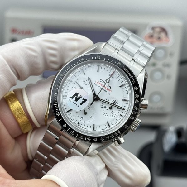 Omega Speedmaster Moonwatch Professional White Dial ref. 310.30.42.50.04.001
