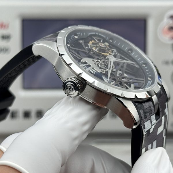 Roger Dubuis Excalibur Tourbillon Grey Titanium Skeleton