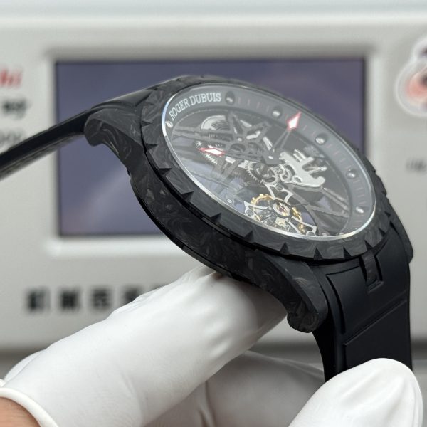 Roger Dubuis Excalibur Tourbillon Black Carbon Skeleton