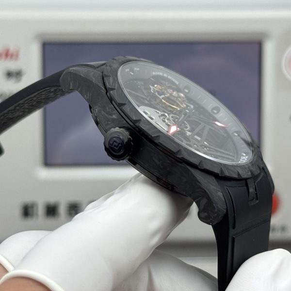 Roger Dubuis Excalibur Tourbillon Black Carbon Skeleton